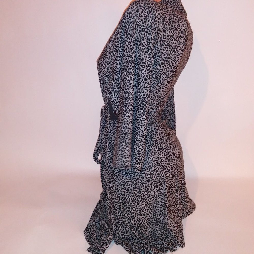 Rene Rofe‎ Robe - Picture 5 of 6
